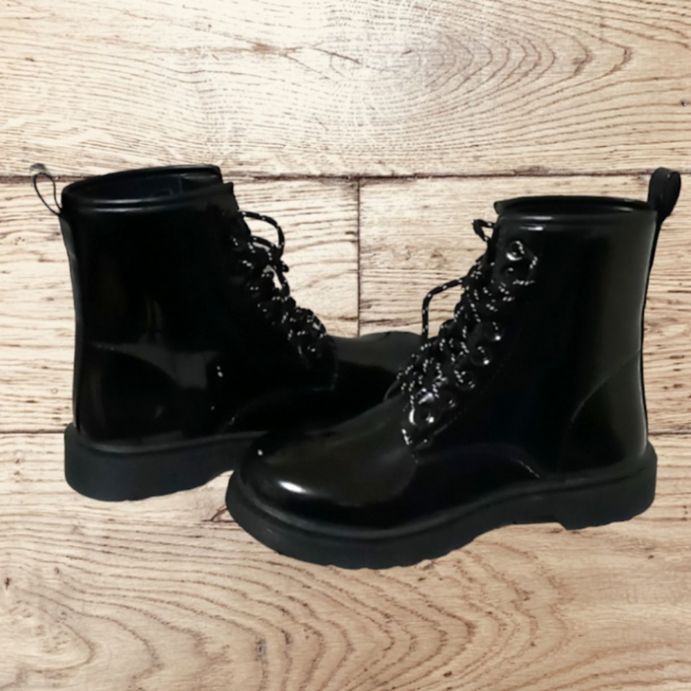New ankle boots black size medium 8/9